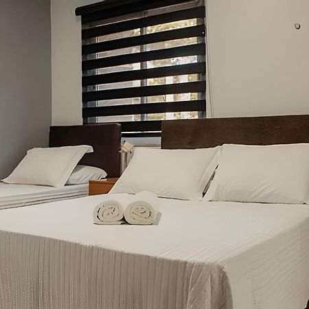 Sobrado Com 5 Suite 1 Quarto Piscina Churraqueira Ar Ate 20 Hospede Foz do Iguacu Ngoại thất bức ảnh